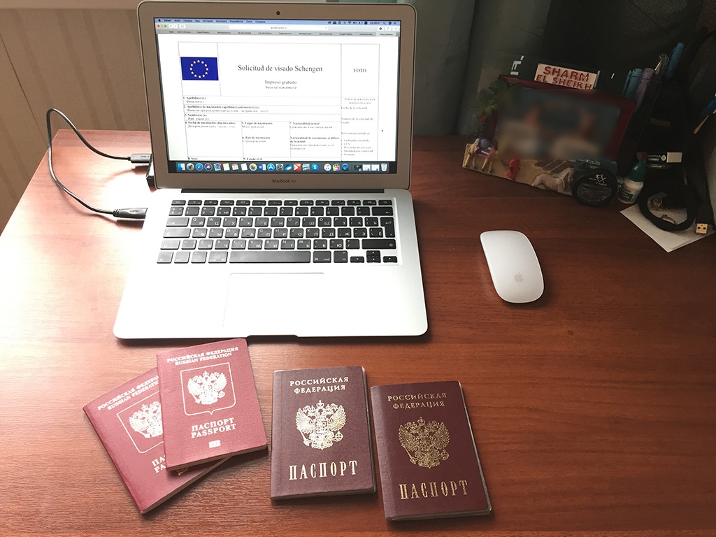 Визовое дело в самом разгаре. Фото моё